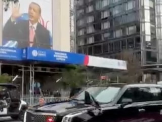 Donald Trump'ın geçişi sırasında Türkevi'nde dikkat çeken mesaj