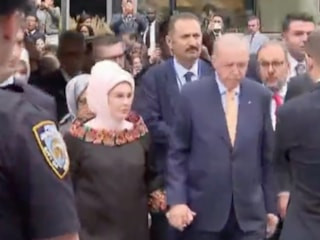 Cumhurbaşkanı Erdoğan, BM binasına Emine Erdoğan ile el ele giriş yaptı