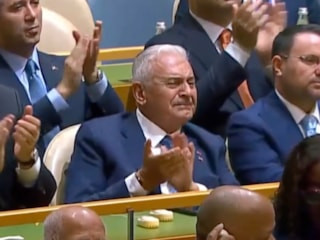 Cumhurbaşkanı Erdoğan BM kürsüsünde şiir okudu: Binali Yıldırım gözyaşlarını tutamadı