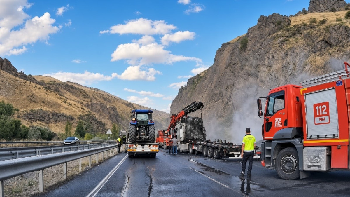 Erzincan-Erzurum yolunda tır yangını