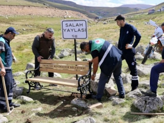 Salah'ın yaylada fotoğraf çektirdiği taşın yanına bank konuldu
