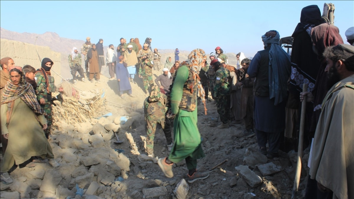 Pakistan, Afganistan’daki 10 noktaya hava saldırısı düzenledi