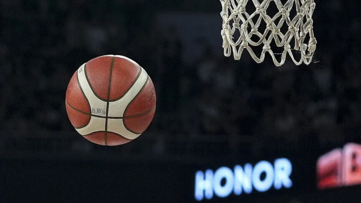 Basketbolda Avrupa kupalarında 16 Türk ekibi mücadele edecek