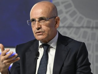 Mehmet Şimşek: Şahsımla ilgili dolaşıma sokulan istifa iddiaları asılsızdır