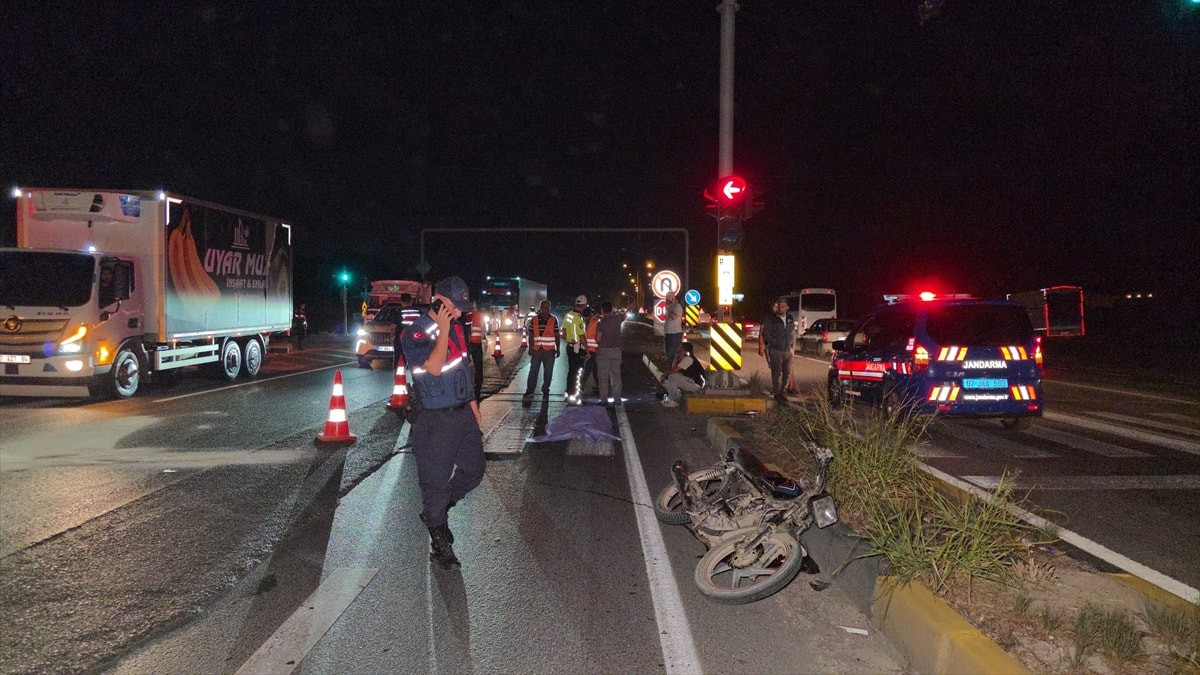 Antalya'da motosiklet ile otomobil çarpıştı: 1 ölü 1 yaralı