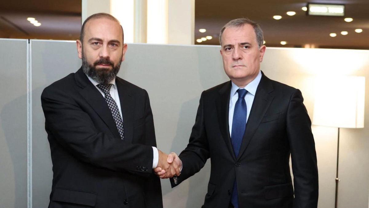 Azerbaycan ve Ermenistan dışişleri bakanları ilişkilerdeki ilerlemeyi konuştu