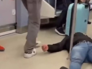 Ankara metrosunda yer verme tartışması kavgaya dönüştü