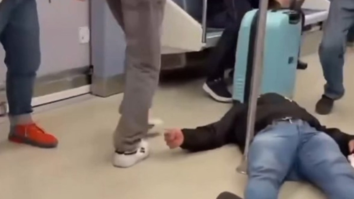 Ankara metrosunda yer verme tartışması kavgaya dönüştü