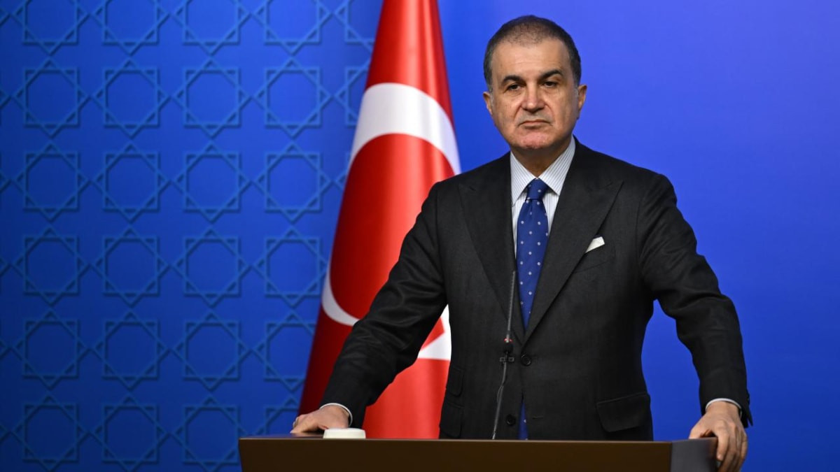 Ömer Çelik'ten Kazakistan'da şehit olan askerler için taziye mesajı