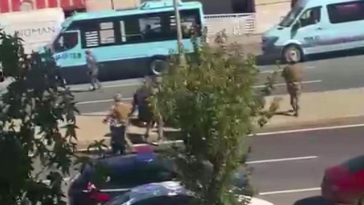 Pendik'te elinde bıçakla dolaşan şahıs etkisiz hale getirildi
