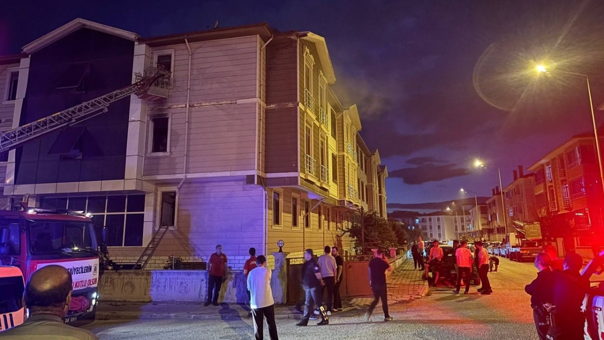 Erzincan’da apartman dairesinde yangın paniğe neden oldu