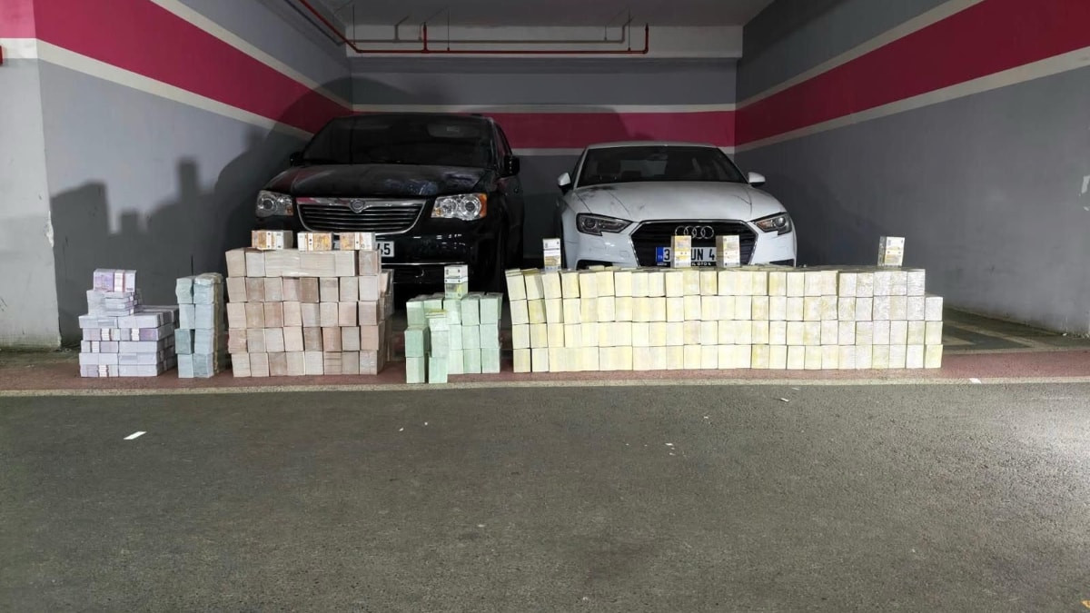 Vanlı Kara Haydar'ın otoparkında 934 milyon TL tutarında döviz ele geçirildi