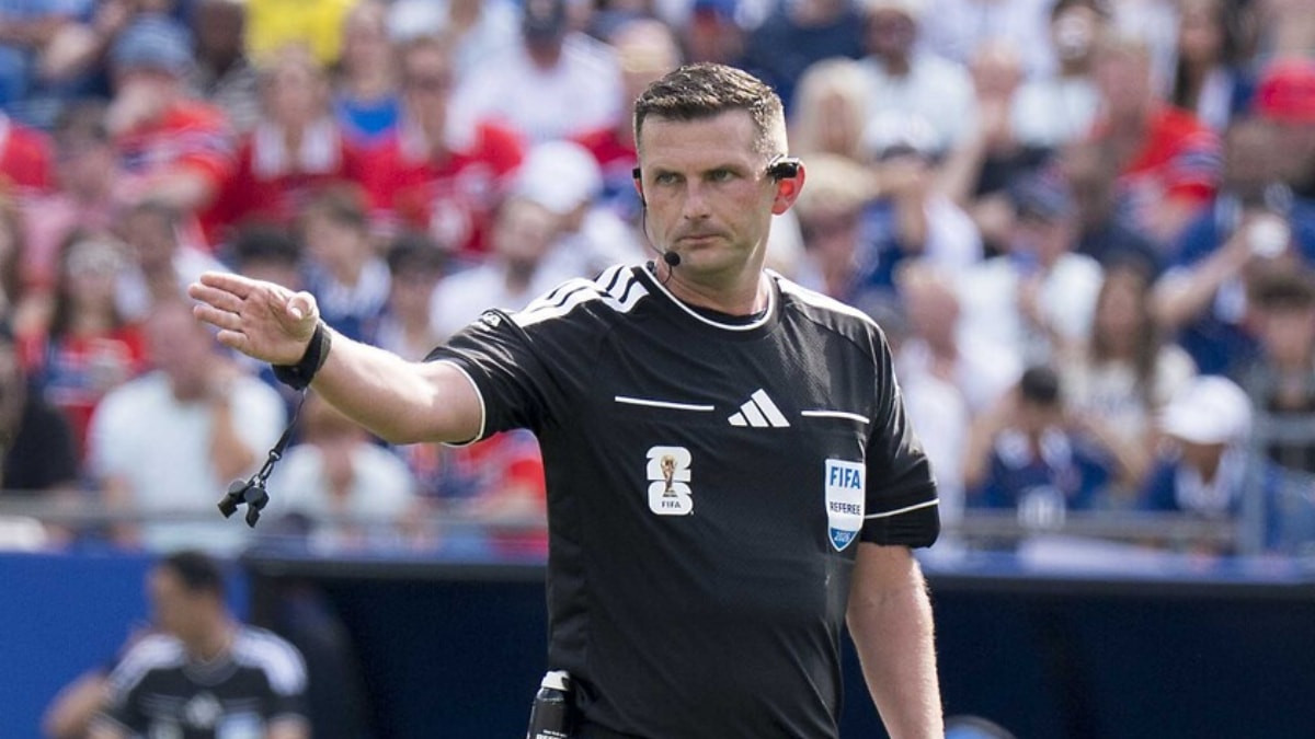 Türkiye - İtalya maçını Michael Oliver yönetecek