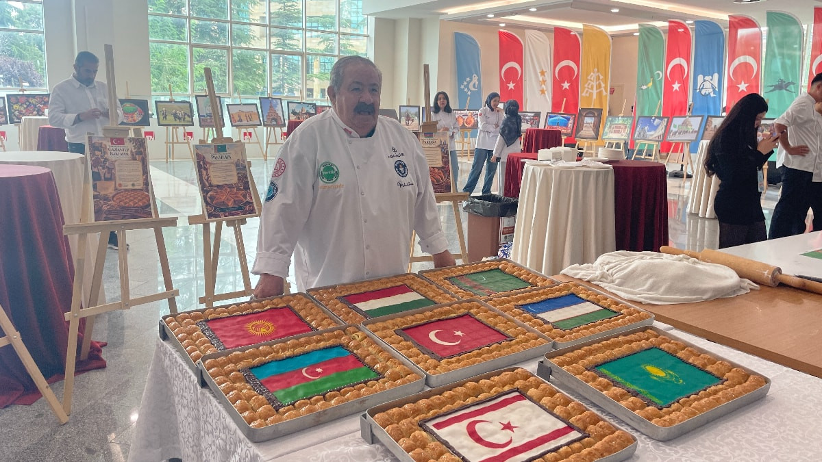 'Baklavaki' ismine meydan okudu: Baklavanın patentini aldı, dünya rekorunu kırdı