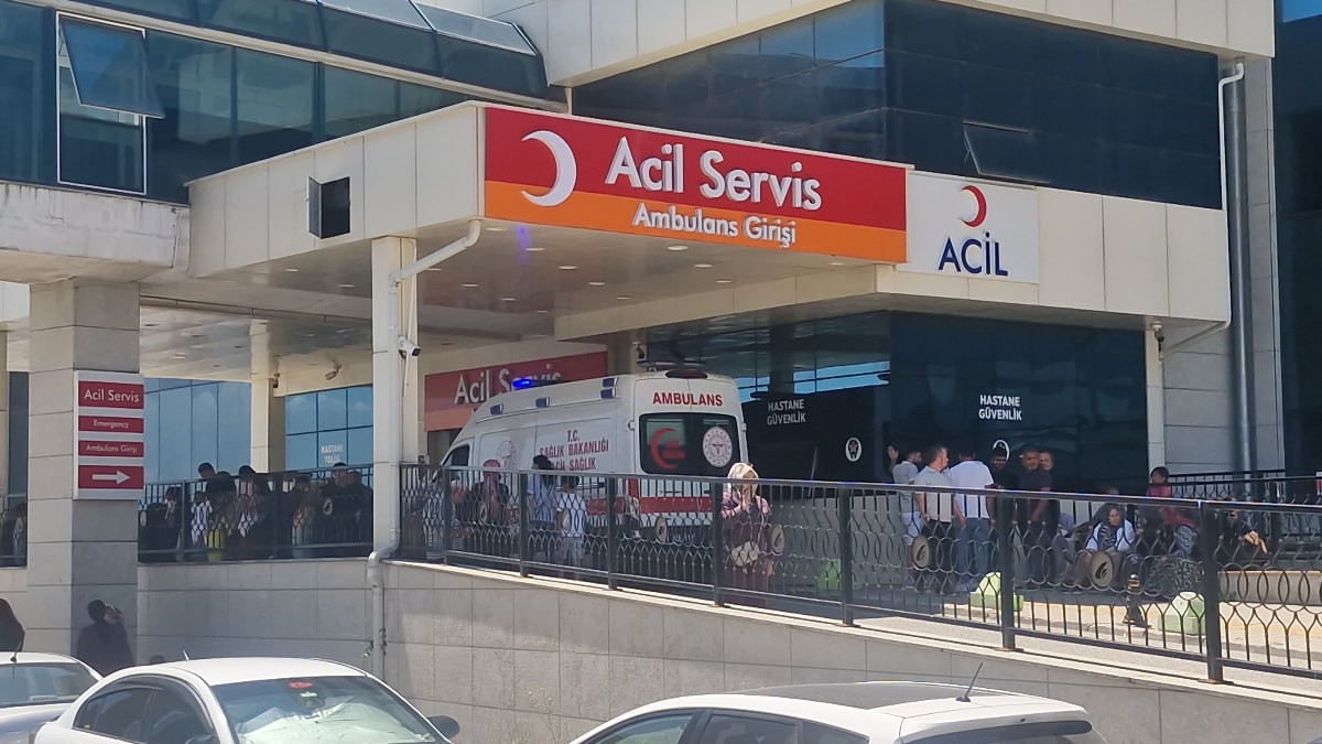 Düzce'de yaşanan kazada 3 kişi ağır yaralandı