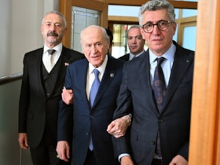 Devlet Bahçeli, Sarallar ve Şahinler aileleriyle buluştu