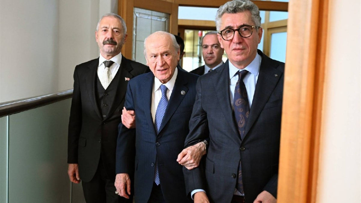 Devlet Bahçeli, Sarallar ve Şahinler aileleriyle buluştu