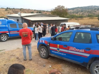 Manisa’da evli çift evlerinde tabancayla öldürülmüş halde bulundu