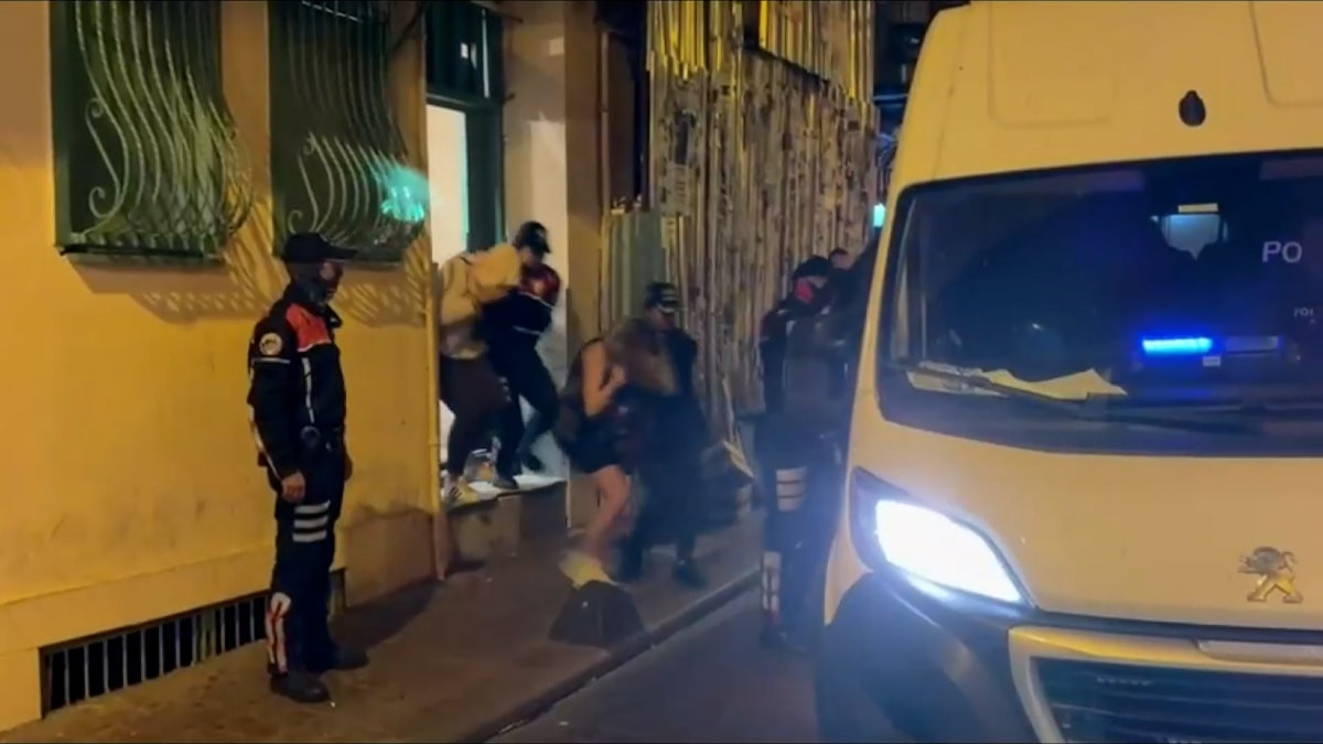 İstanbul'da fuhuş operasyonu: 27 gözaltı
