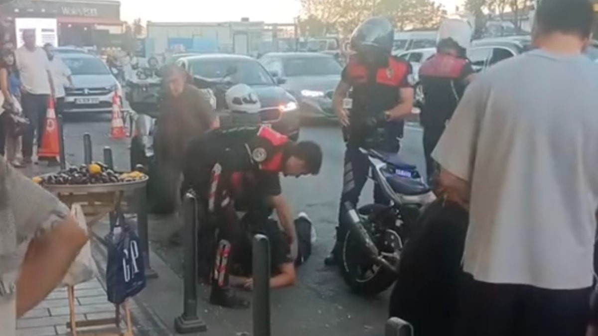 İstanbul'da polisin 'dur' ihtarına uymadı: Motosiklet sürücüsü kısa sürede yakalandı