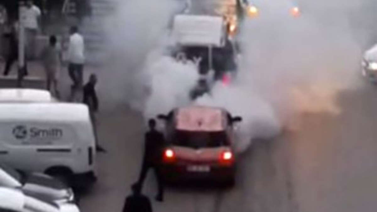 Ankara’da trafiği tehlikeye atan sürücüye 'lastik yakma' cezası