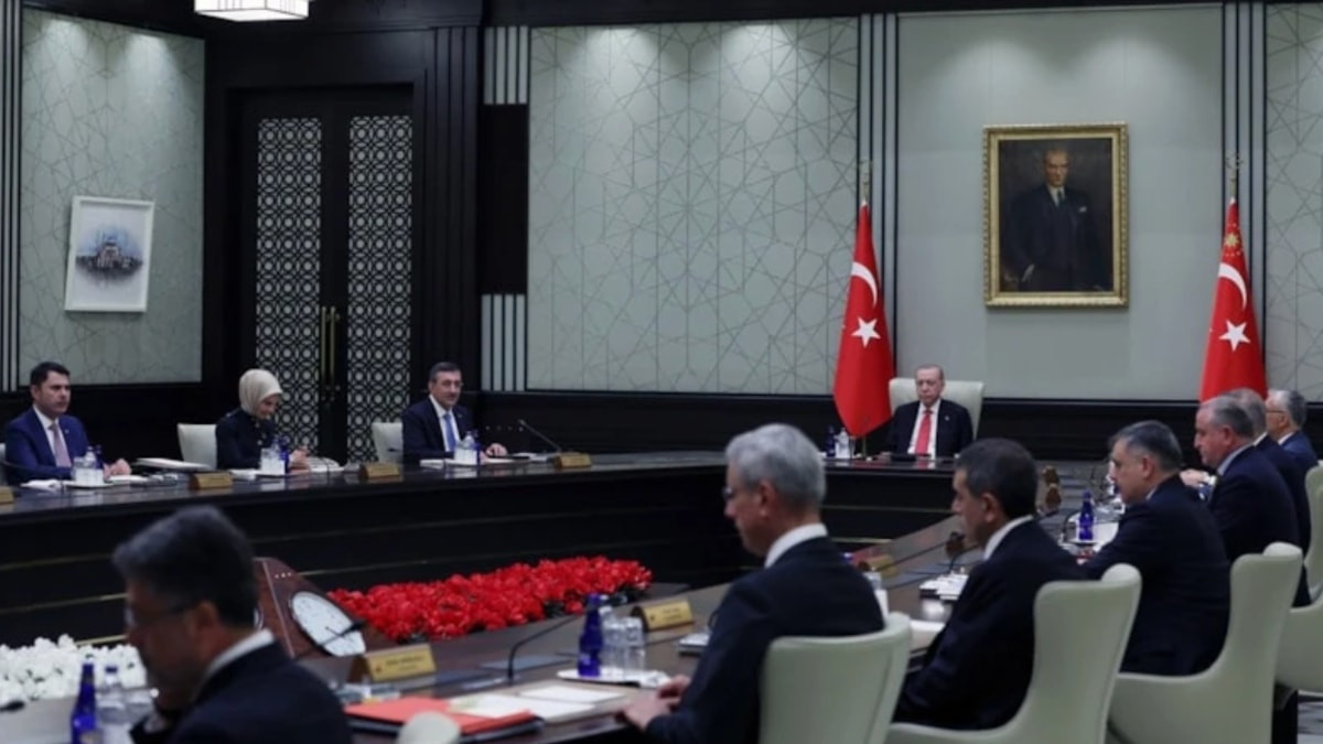 Kabine toplanıyor: Ana gündem fon soruşturması