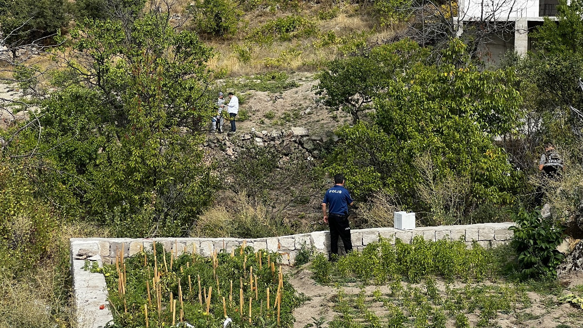 Kayseri'de babasının kucağındayken üzerine kaya parçası düşen çocuk, ağır yaralandı