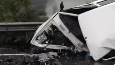 Muğla'da otomobiller çarpıştı: 1 ölü 2 yaralı