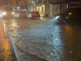 İstanbul'da Meteoroloji ve AKOM uyarısının ardından sağanak etkili oldu
