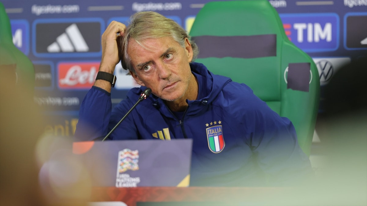 Türkiye maçı öncesi Roberto Mancini'yi kızdıran Manchester City sorusu