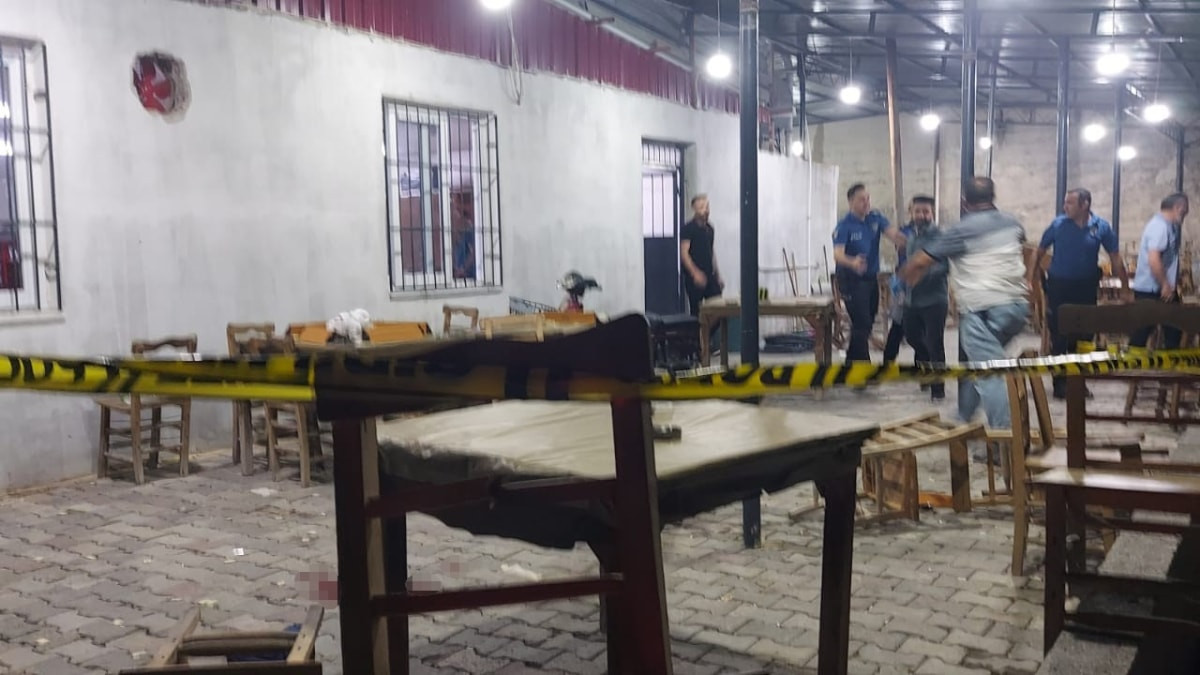 Mersin'de kahvehaneye düzenlenen silahlı saldırıda 1 kişi hayatını kaybetti