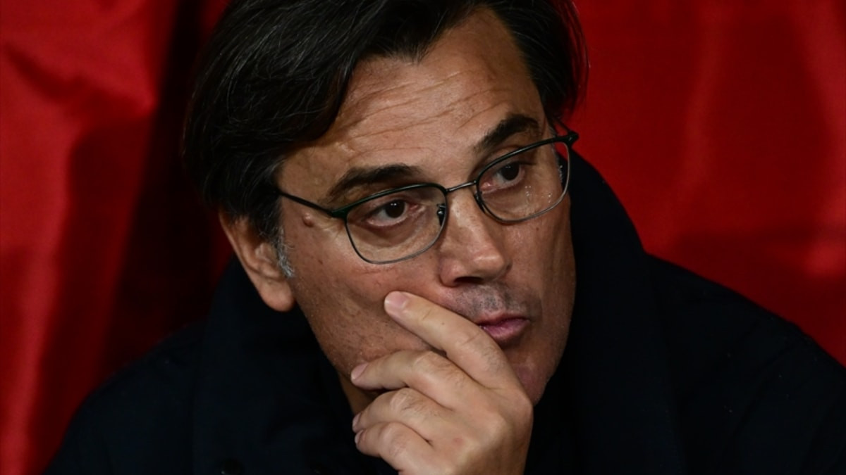 Milli maçta tribünlerden tepki! Montella istifa