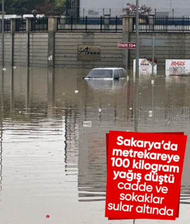 Sakarya’da sağanak: Heyelan dere yatağını kapattı, sokaklar göle döndü