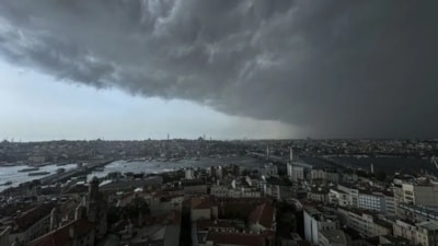 İstanbul dahil 14 kente sarı uyarı: Kuvvetli yağış ve fırtına bekleniyor