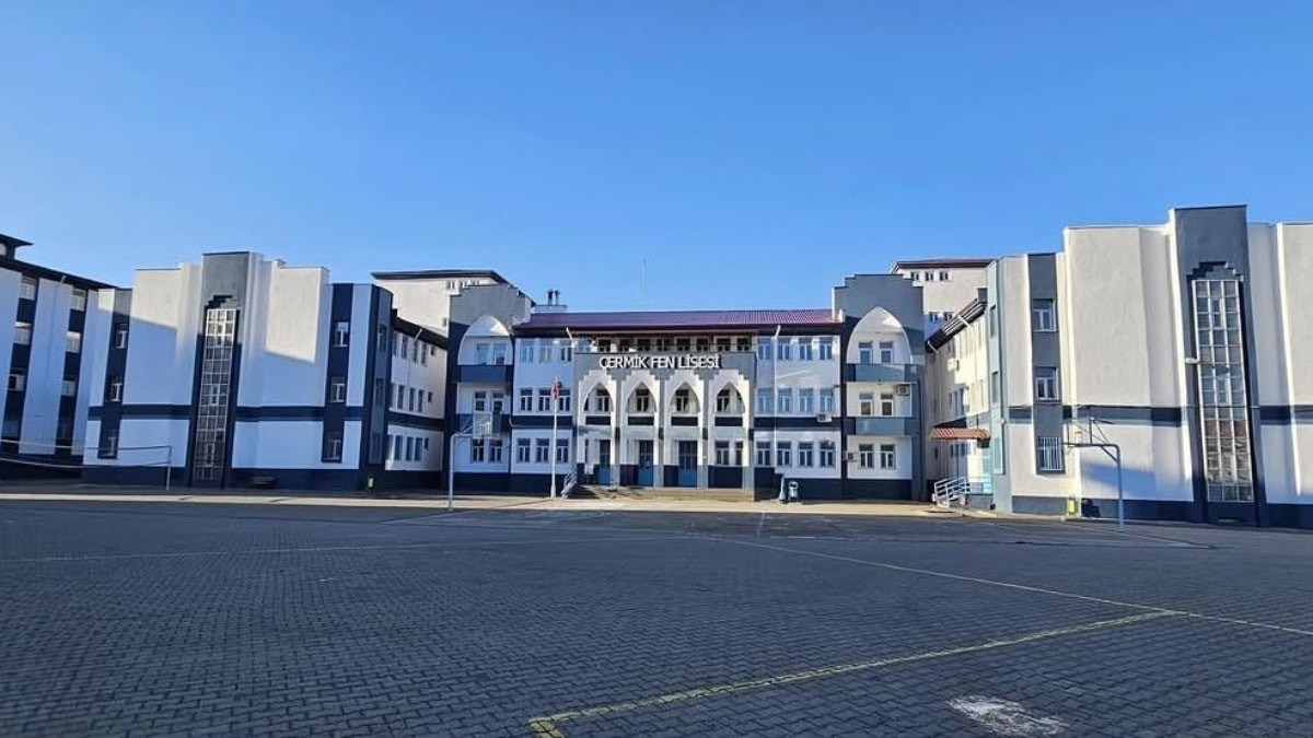 Diyarbakır'da 11 öğrenci zehirlenme şüphesiyle hastanede