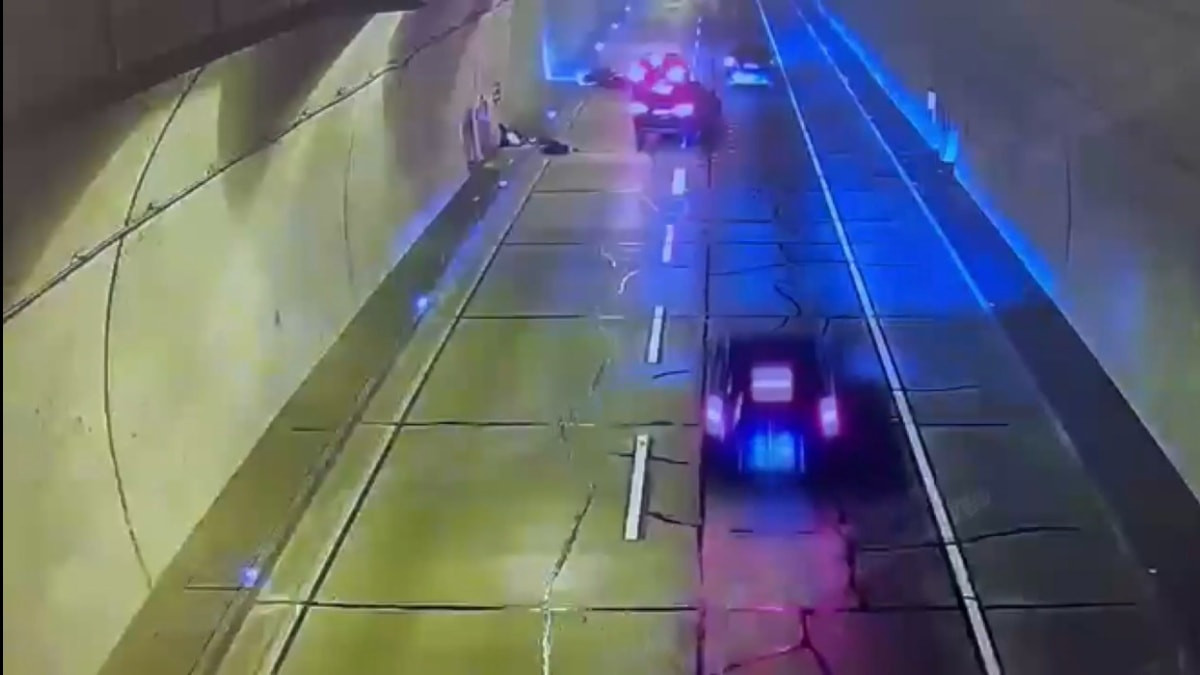 İstanbul'da motosikletlinin hayatını kaybettiği kaza kamerada