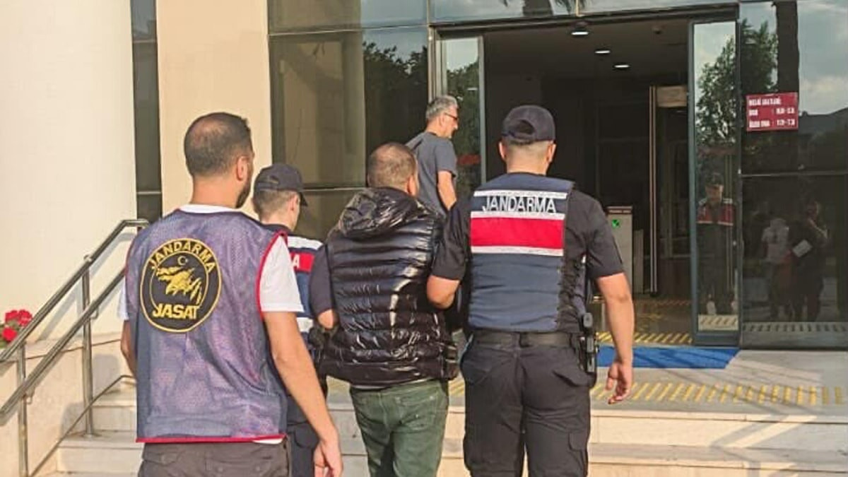 İzmir'de 60 ayrı suçtan aranan hükümlü yakalandı