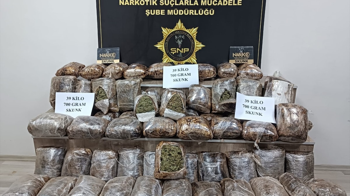 Şanlıurfa'da yolcu otobüsünde 39 kilo 700 gram uyuşturucu yakalandı