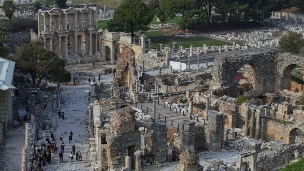 Müze ve ören yerlerinden ziyaretçi ve gelir rekoru kırıldı