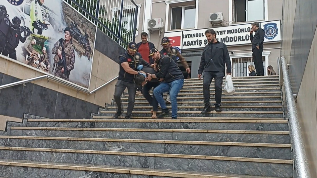 İstanbul'da cami içinde havaya ateş açtı: Tartışmanın 'tükürük'le başladığı ortaya çıktı