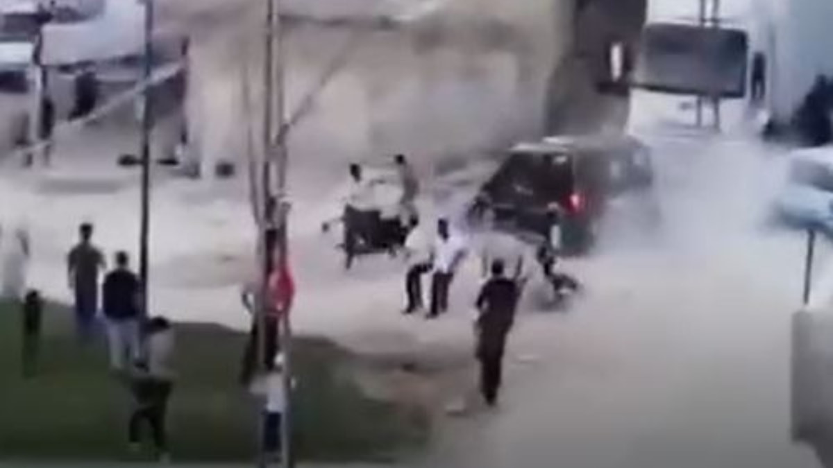 Gaziantep'te çıkan kavgada kalabalığın arasına aracıyla daldı