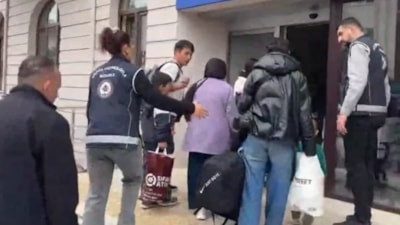 Balıkesir'de 29 düzensiz göçmen yakalandı: 1 gözaltı