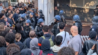 Fransa'da liselilerin eğitim koşulları eylemlerinde 400'den fazla gözaltı
