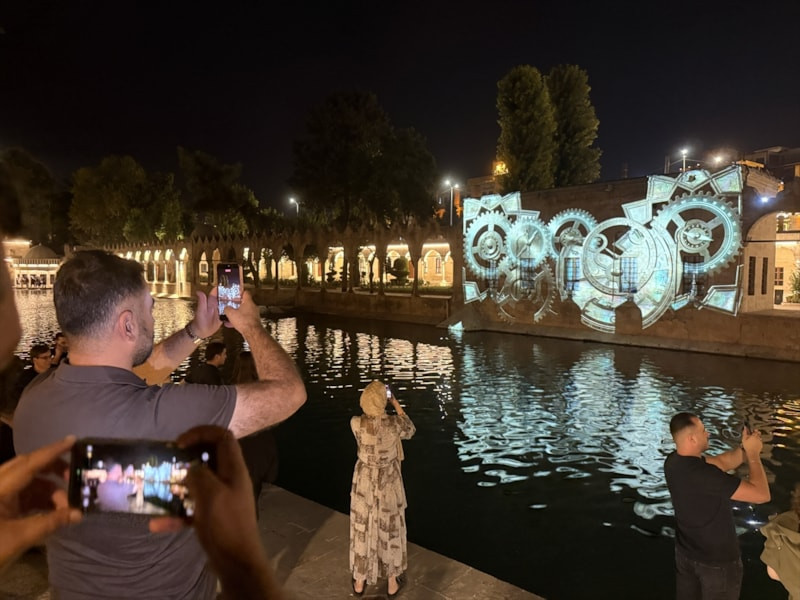 Balıklıgöl'deki Işıkla Ateş Arasında Gösterisi: TEKNOFEST Güneydoğu ile Görsel Şölen