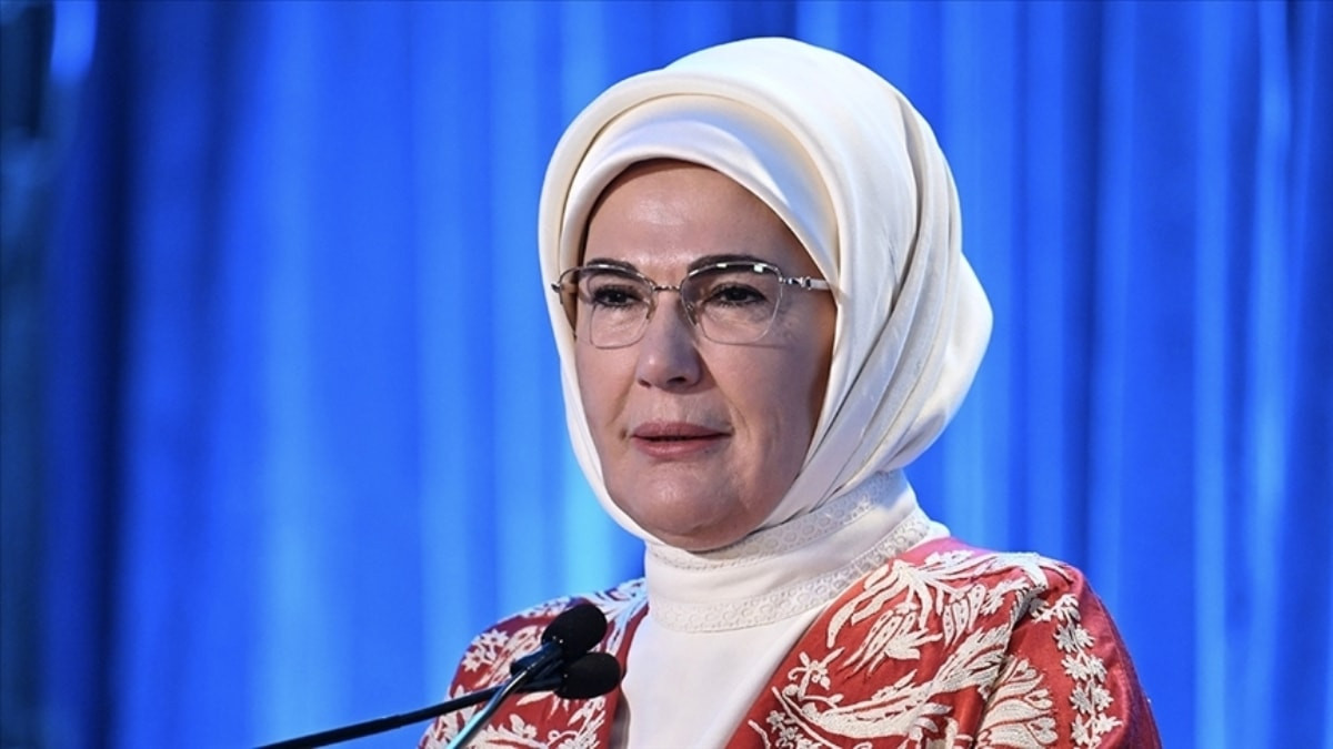 Emine Erdoğan'dan Dünya Yaşlılar Günü mesajı