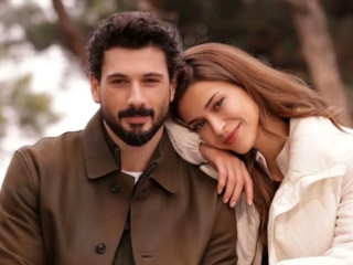 İlişkilerini gizliyorlardı! Deniz Can Aktaş, Devrim Özkan aşkını ilan etti
