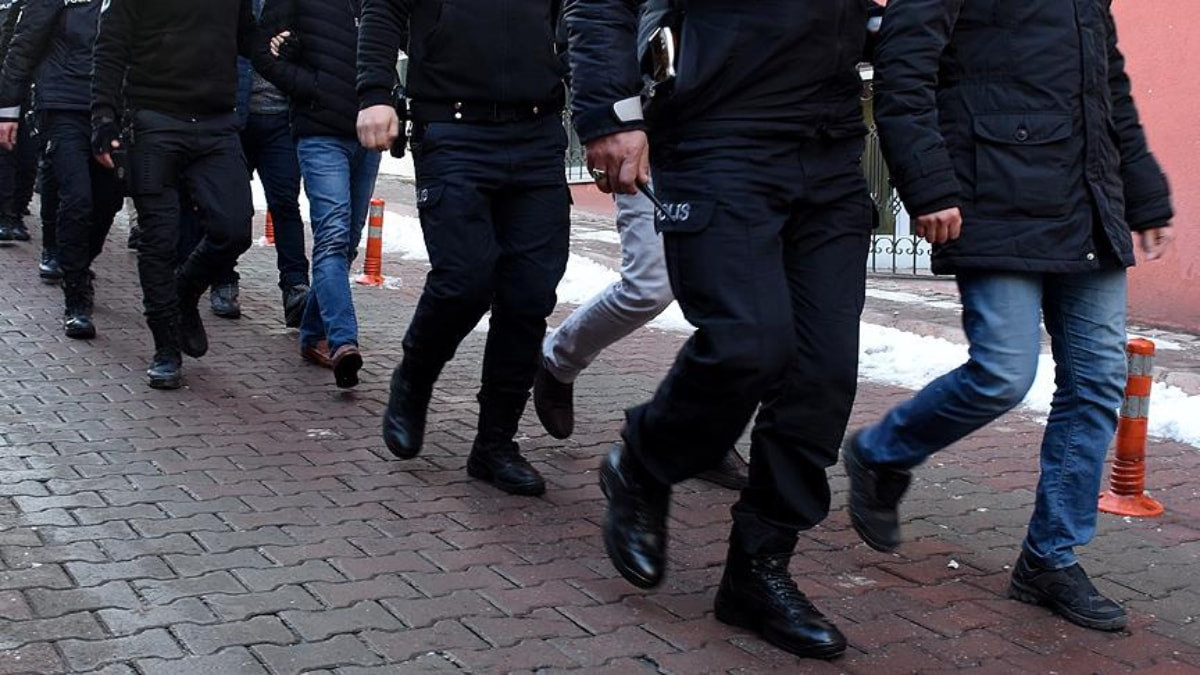 İstanbul'da çocuk müstehcenliği görüntüleri soruşturması: 8 gözaltı