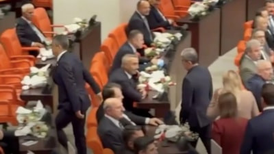 Özgür Özel'in salonu terk etmesi, akıllara İsrail heyetini getirdi