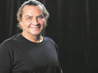 Armağan Çağlayan Seyfi Dursunoğlu'nu unutmadı