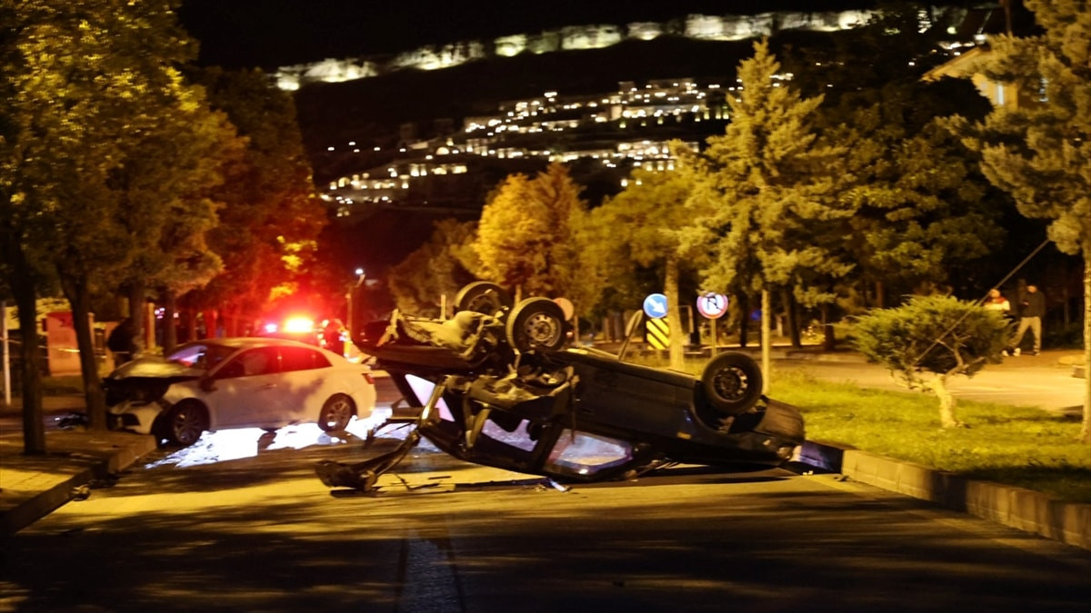 Nevşehir'de üç otomobilin karıştığı kaza: 6 yaralı